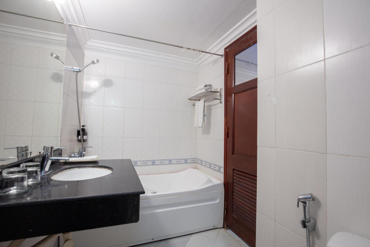 Blau Hotel Hanoi Eksteriør billede